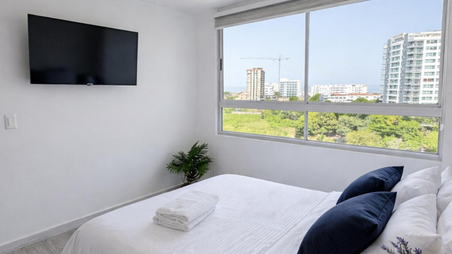 Brand New Oceanview 3 Bedroom With Private Jacuzzi *