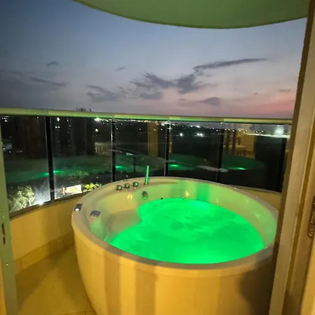 Apartment Brand New Oceanview 3 Bedroom With Private Jacuzzi *