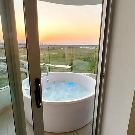 Brand New Oceanview 3 Bedroom With Private Jacuzzi Apartamento *