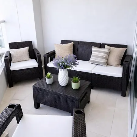 Brand New Oceanview 3 Bedroom With Private Jacuzzi *
